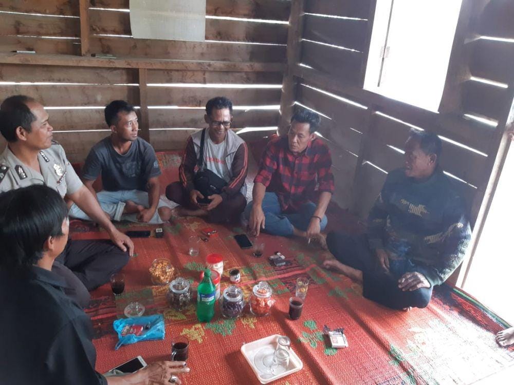 Warga diredam oleh Polisi dan TNI (IDN Times/Istimewa Polda Lampung)