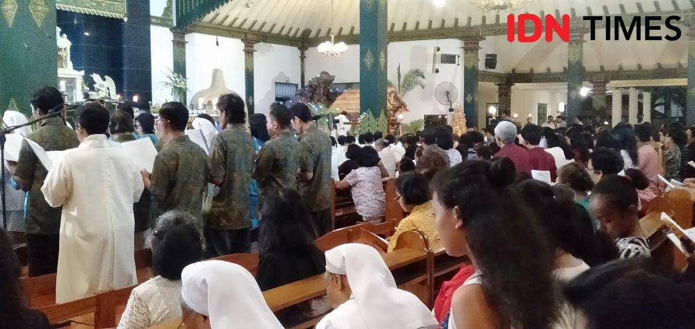 Misa Natal Gereja HKTY Ganjuran. IDN Times/Daruwaskita