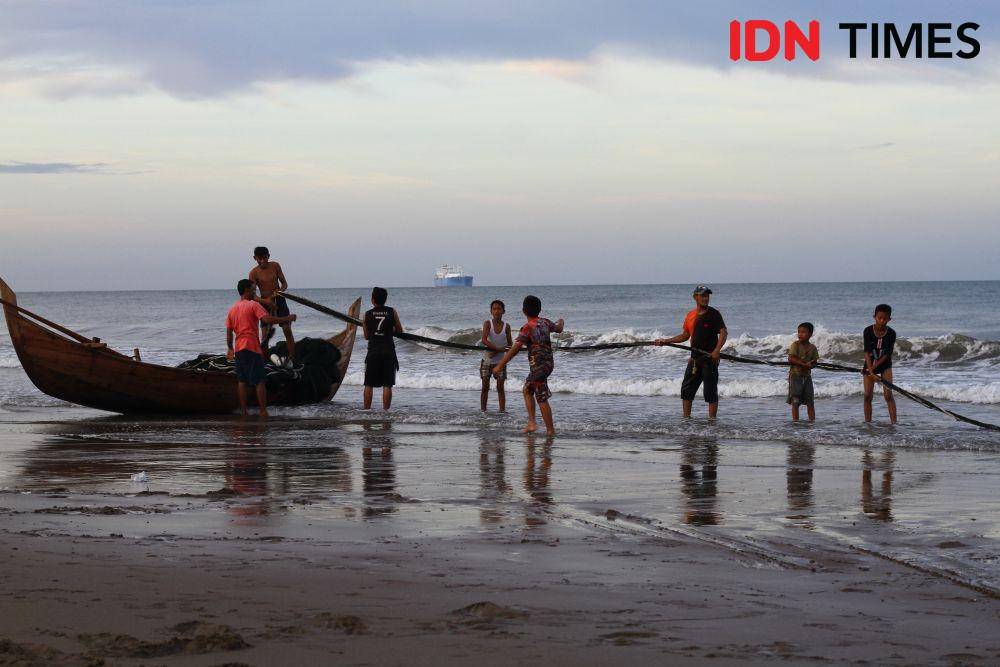 Ilustrasi laut. (IDN Times/Arifin Al Alamudi)