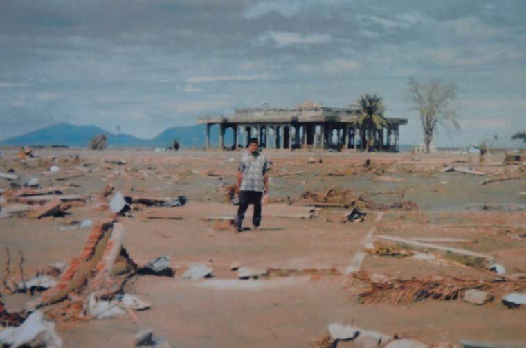 Kondisi Gampong Lambada Lhok, Kecamatan Baitussalam, Kabupaten Aceh Besar beberapa hari pasca gempa dan tsunami 26 Desember 2004 (Dok. Pribadi Miftach Cut Adek)
