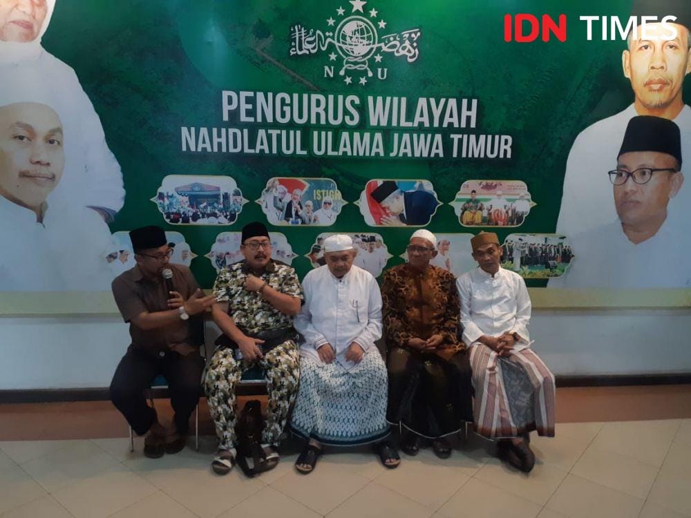 Wakil Rais Suriyah PWNU Jatim gelar konferensi pers terkait ucapan Natal di Kantor PWNU Jatim, Selasa (24/12). IDN Times/Ardiansyah Fajar