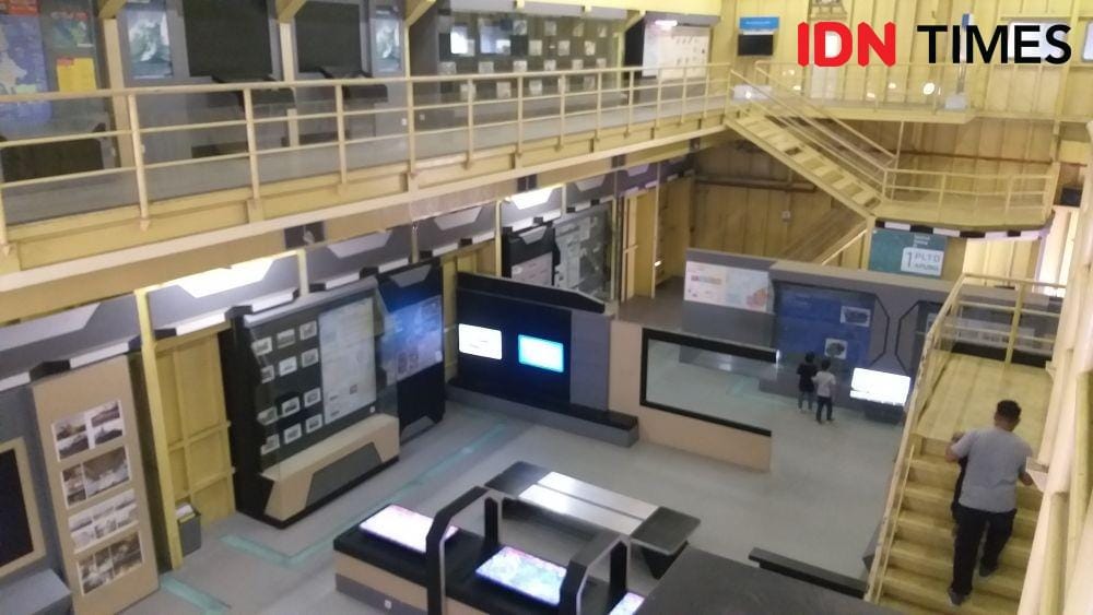 Museum PLTD Apung I, bukti keganasan tsunami Aceh 26 Desember 2004 (IDN Times/Arifin Al Alamudi)