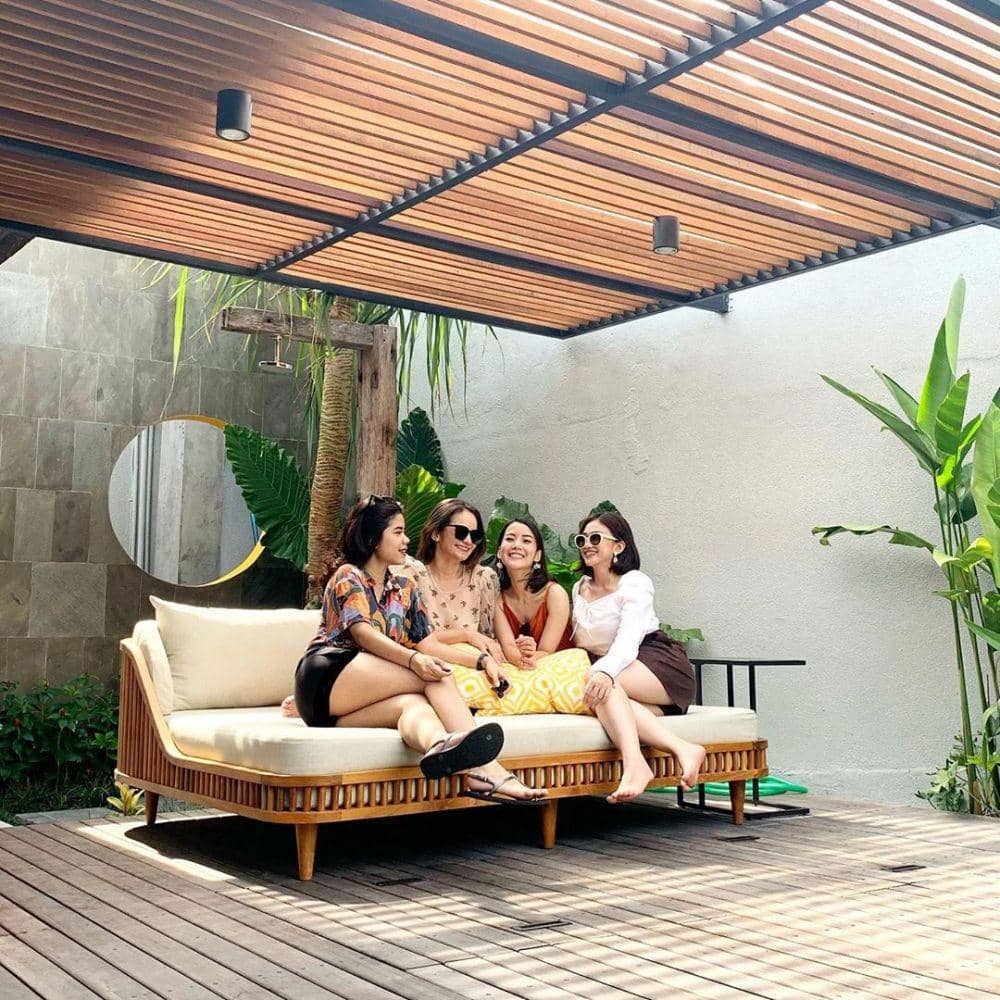 instagram.com/nindyaesa