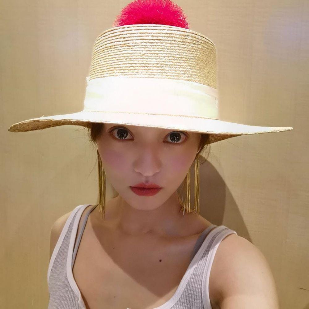 instagram.com/angela_zhangshaohan