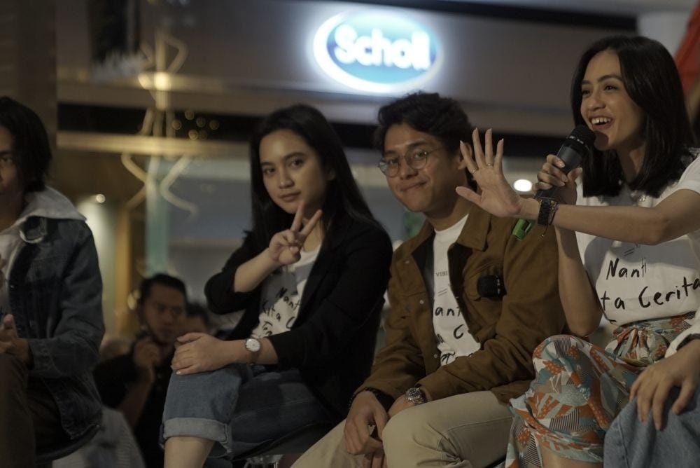 Gala Premier film NKCTHI di Ciputra Mall Semarang yang dihadiri para pemeran, sutradara dan penulis buku NKCTHI, Rabu (25/12). Dok Visinema