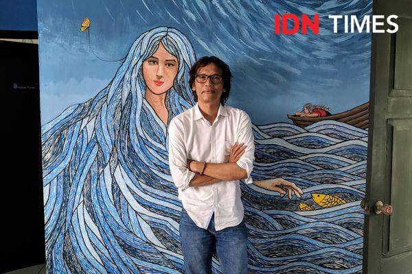 Eddie Cahyono, salah satu founder Fourcolours Films saat ditemui pada Senin (23/12) - IDN Times/Rijalu Ahimsa