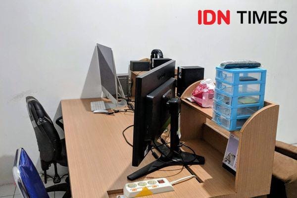 Beberapa peralatan editing di Fourcolours Films - IDN Times/Rijalu Ahimsa