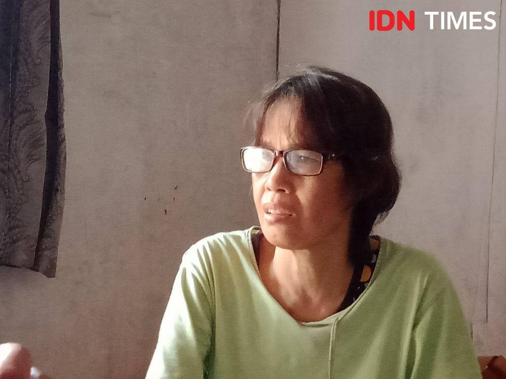 Ibu kandung Ayu Selisa, Anik Maidarningsih saat dijumpai di kediamannya, Badran, Bumijo, Jetis, Yogyakarta, Kamis (26/12). (IDN Times/Tunggul Damarjati)