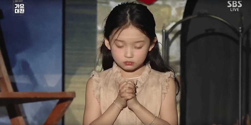 twitter.com/tinyeontanie