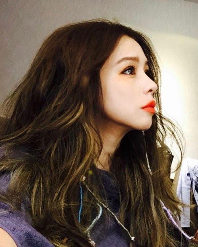 instagram.com/vivianhsu.ironv