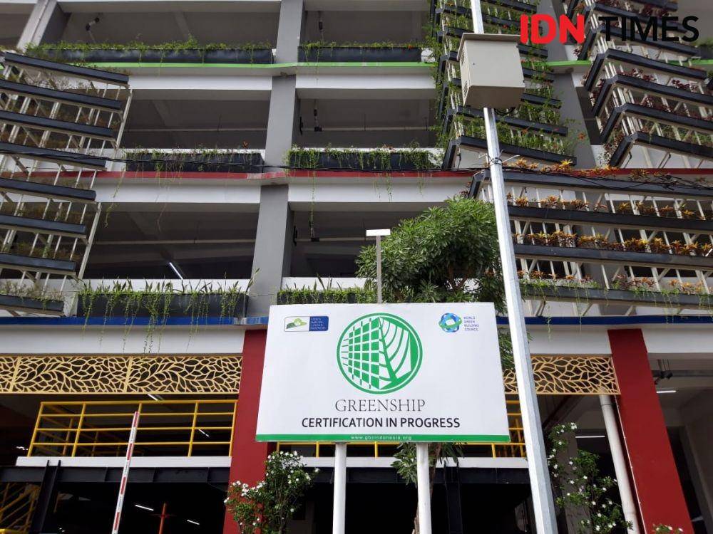 Park and Ride Terminal Intermoda Joyoboyo yang mulai diuji coba, Rabu (25/12). IDN Times/Fitria Madia