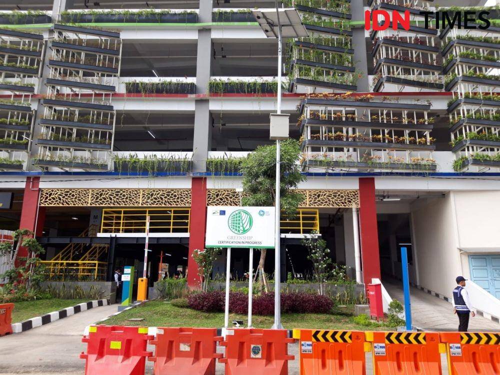 Park and Ride Terminal Intermoda Joyoboyo yang mulai diuji coba, Rabu (25/12). IDN Times/Fitria Madia