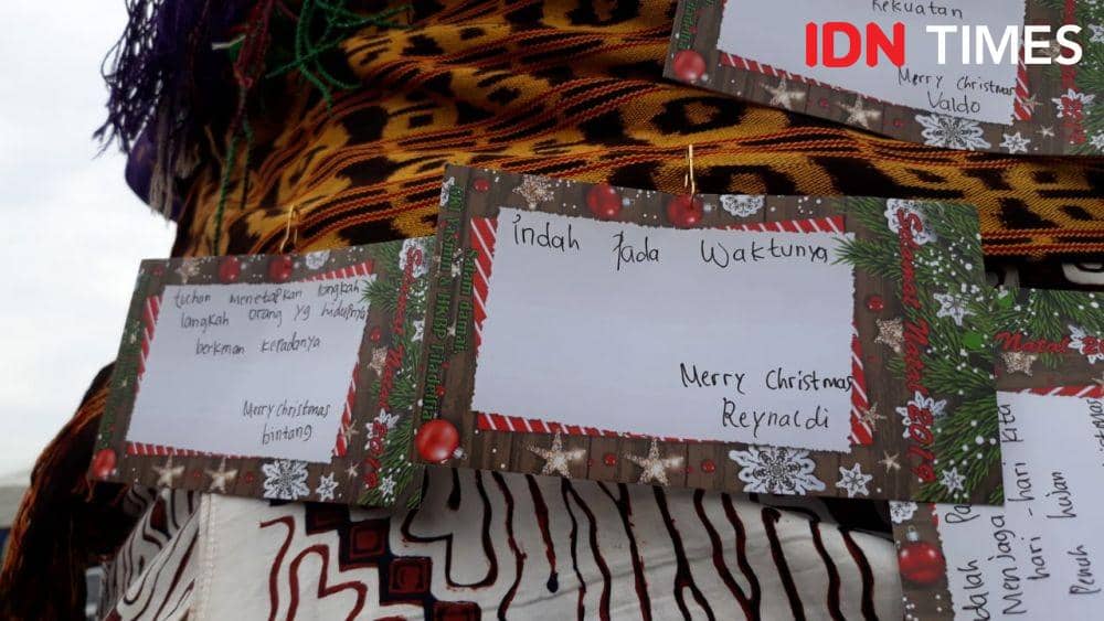 (Pohon Natal dari jemaat GKI Yasmin dan HKBP Filadelfia di depan Istana Merdeka, Jakarta Pusat, Rabu 25 Desember 2019) IDN Times/Teatrika Handiko Putri