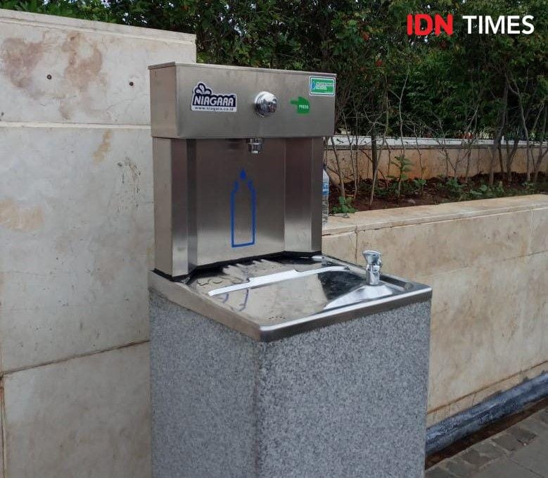 Tempat Isi Ulang Botol Minum di Monas Week 2019,Jakarta. IDN Times/ Dhiya Awlia Azzahra