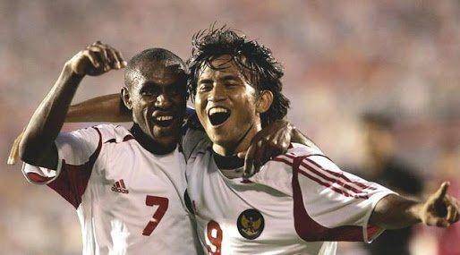 Boaz Solossa dan Ilham Jayakesuma di Timnas Indonesia. Twitter/@persipura_