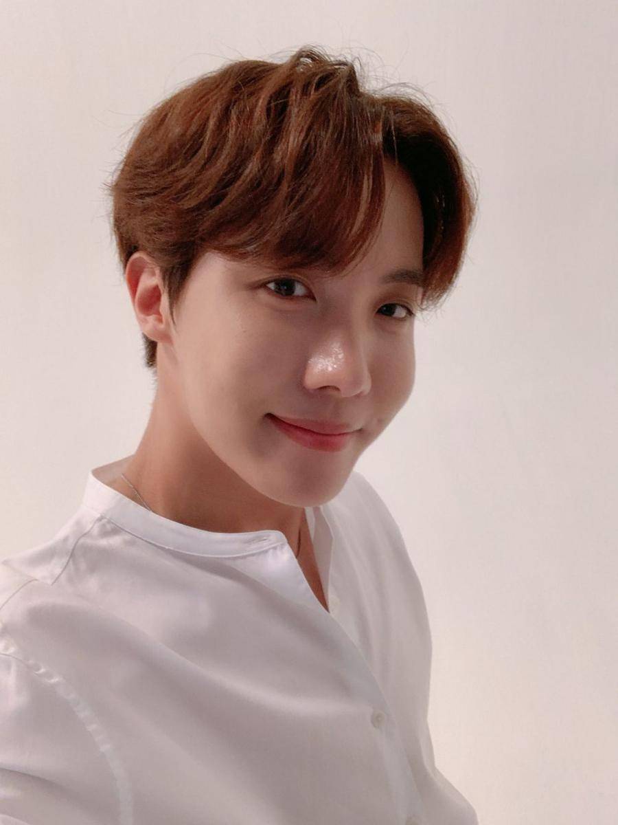 twitter.com/BTS_twt