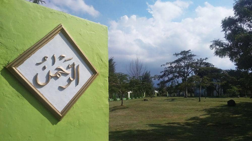 Kompleks pemakaman massal korban tsunami di Ulee Lheue, Kecamatan Meuraxa, Kota Banda Aceh (IDN Times/Saifullah)