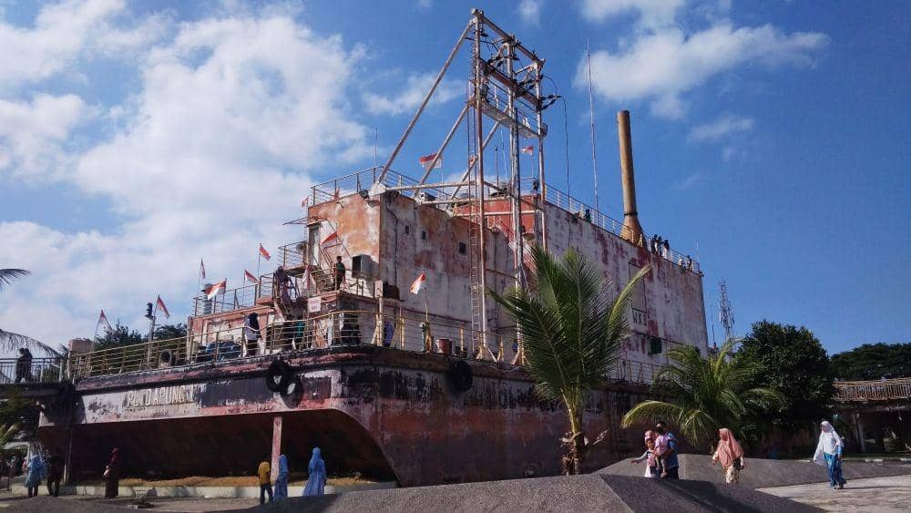 Kapal PLTD Apung, di Gampong Punge Blang Cut, Kecamatan Jaya Baru (IDN Times/Saifullah)