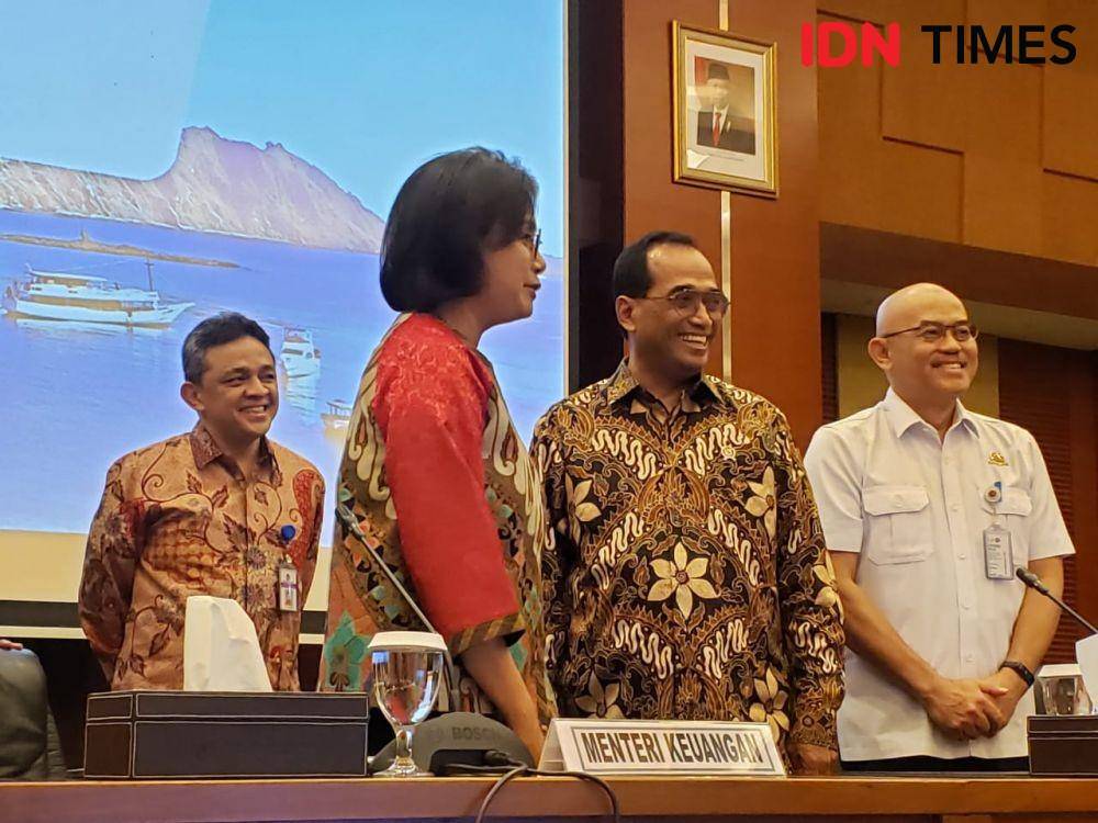 Menteri Perhubungan Budi Karya Sumadi bersama Menteri Keuangan Sri Mulyani. (IDN Times/Hana Adi Perdana)