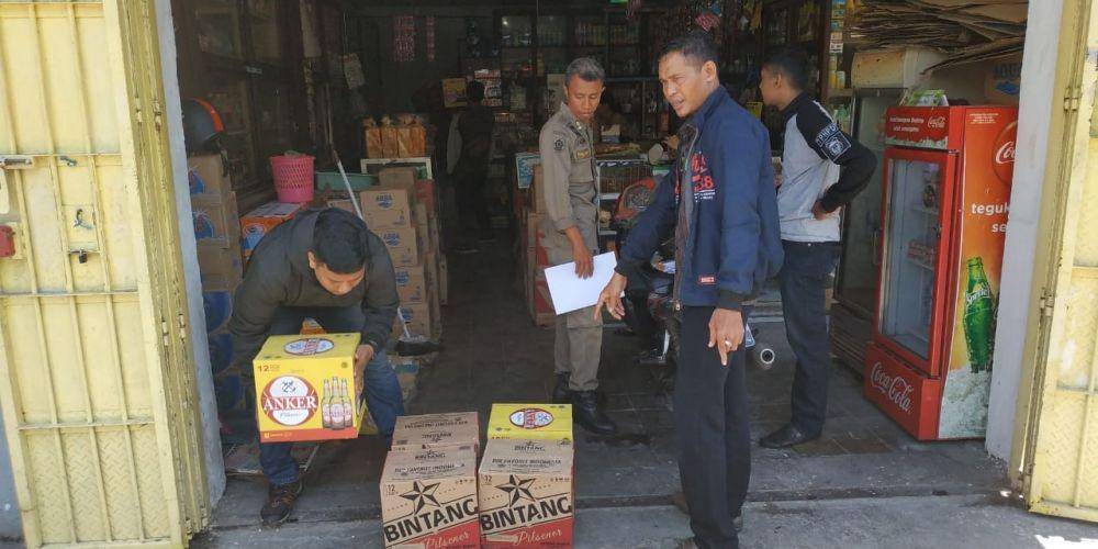 Minuman beralkohol yang disita Satpol PP Pemkot Makassar dari sejumlah lokasi / Istimewa