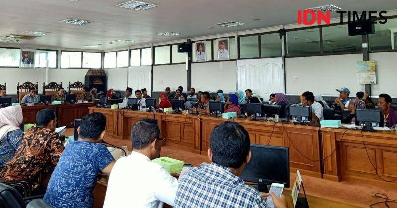 Jalannya RDP antara DPRD, perwakilan warga pendemo dan unsur Pemkab PPU (IDN Times/Ervan Masbanjar)