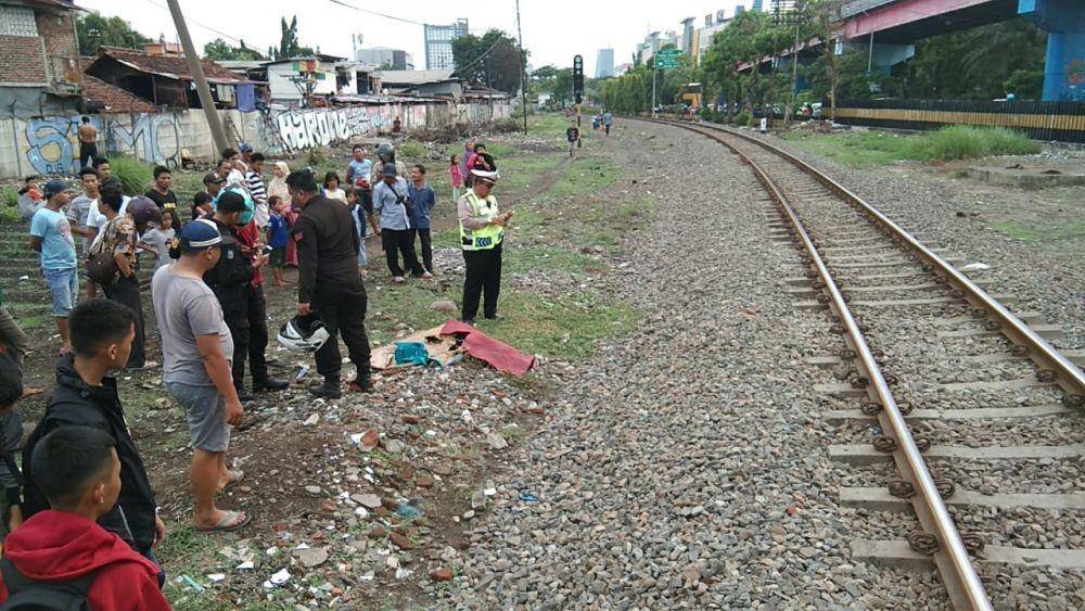 Evakuasi korban kecelakaan kereta di Wonokromo. Dok.IDN Times/Istimewa