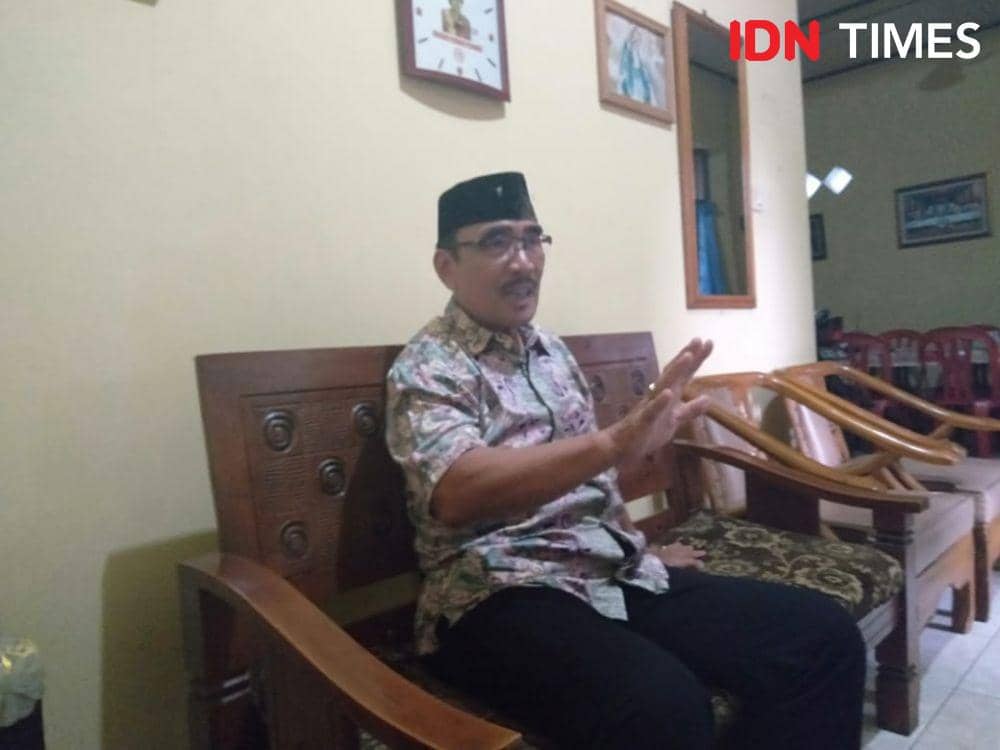 Tokoh masyarakat Katolik Kampung Sawah R. Jacob Napiun (63) )IDN Times/Dini Suciatiningrum)