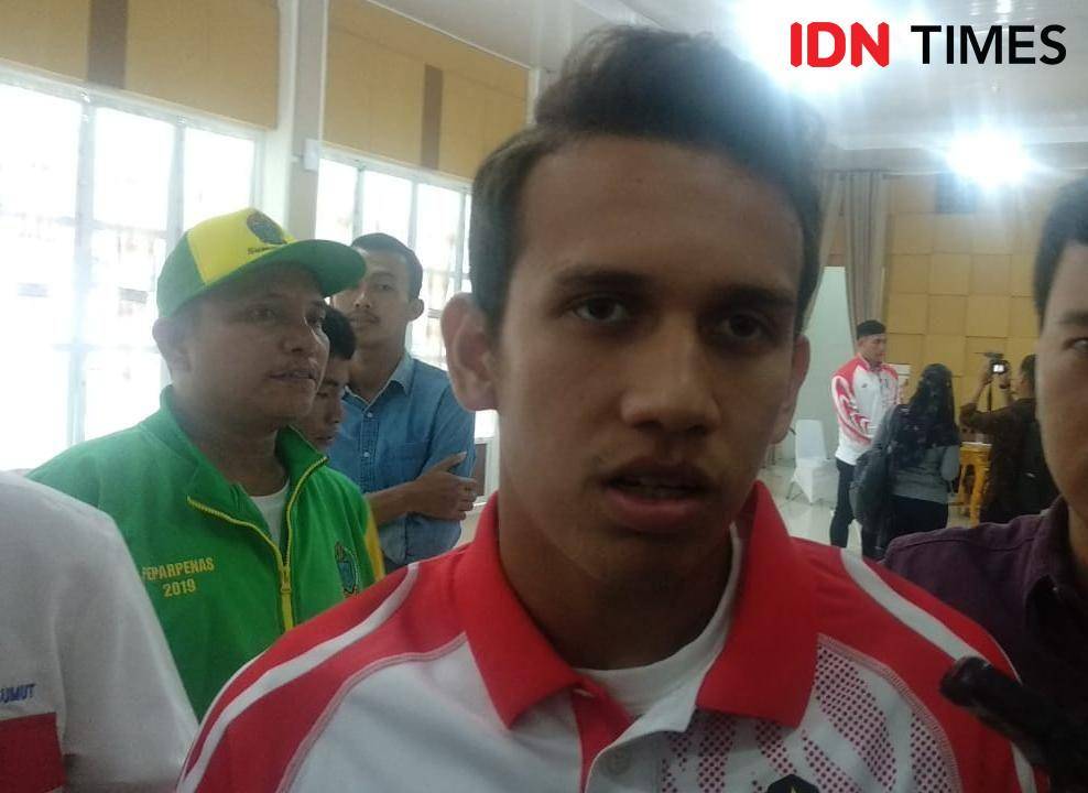 Egy Maulana Vikri terima bonus dari Pemprov Sumut (IDN Times/Hasudungan)