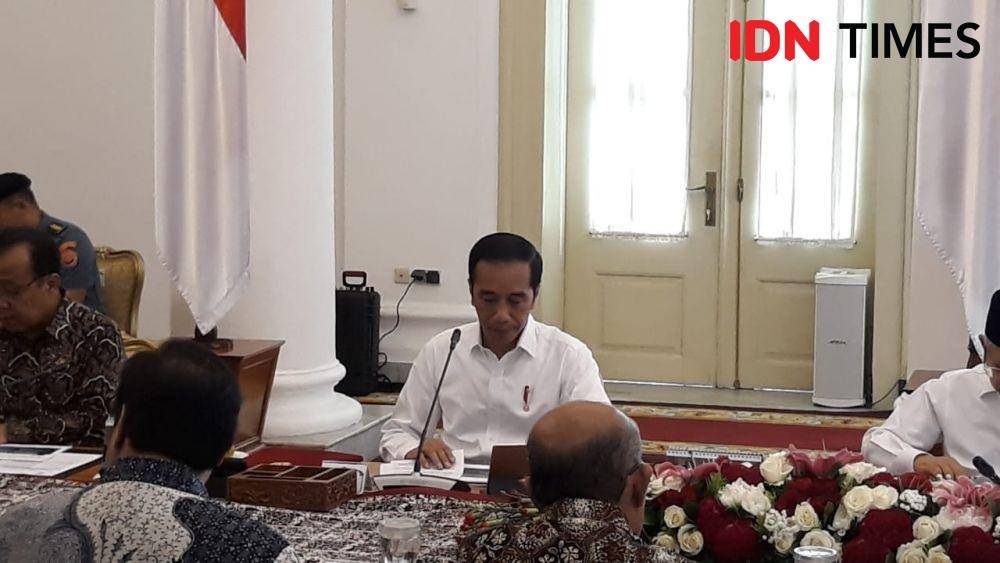 Presiden Jokowi memimpin rapat terbatas di Istana Kepresidenan Bogor, Jumat 27 Desember 2019 (IDN Times/Teatrika Handiko Putri)