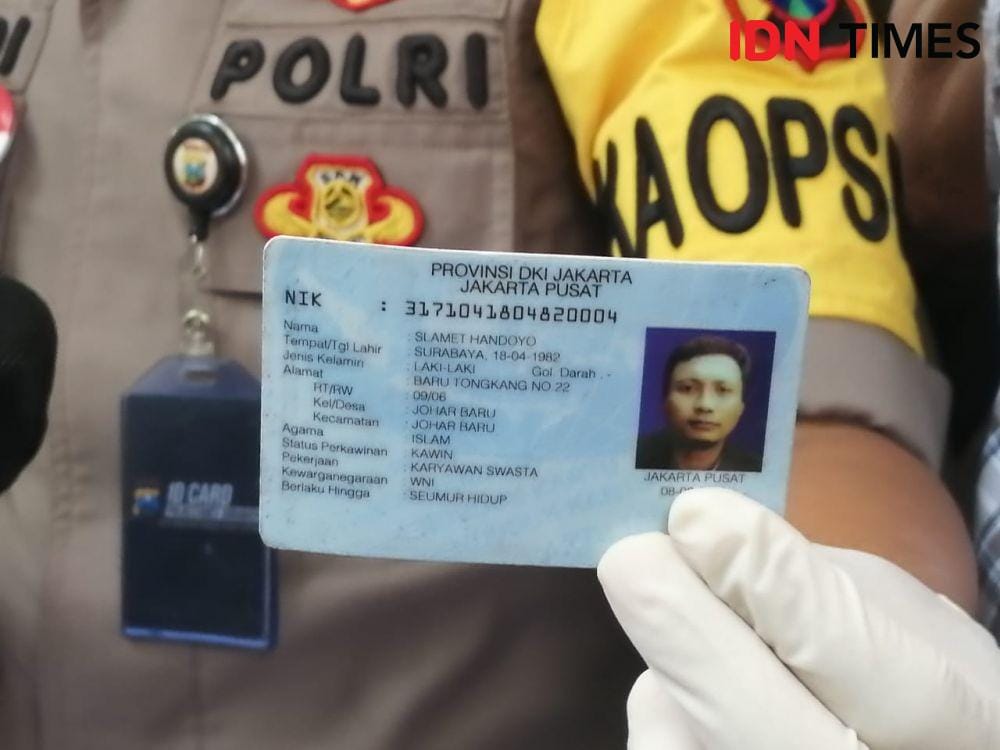 Identitas palsu yang dipakai oleh Randi. IDN Times/Fitria Madia