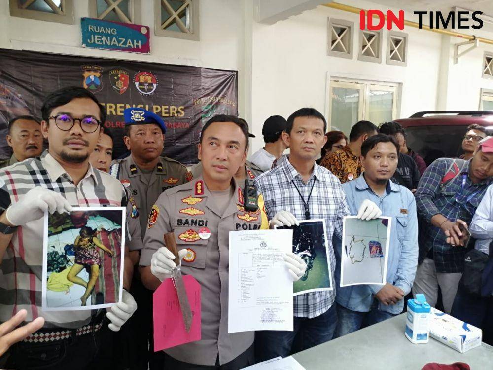 Kapolrestabes Surabaya Kombes Pol Sandi Nugroho saat konferensi pers di RSUD Dr Soetomo, Jumat (27/12). IDN Times/Fitria Madia