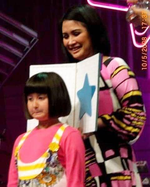 instagram.com/stephaniepoetri