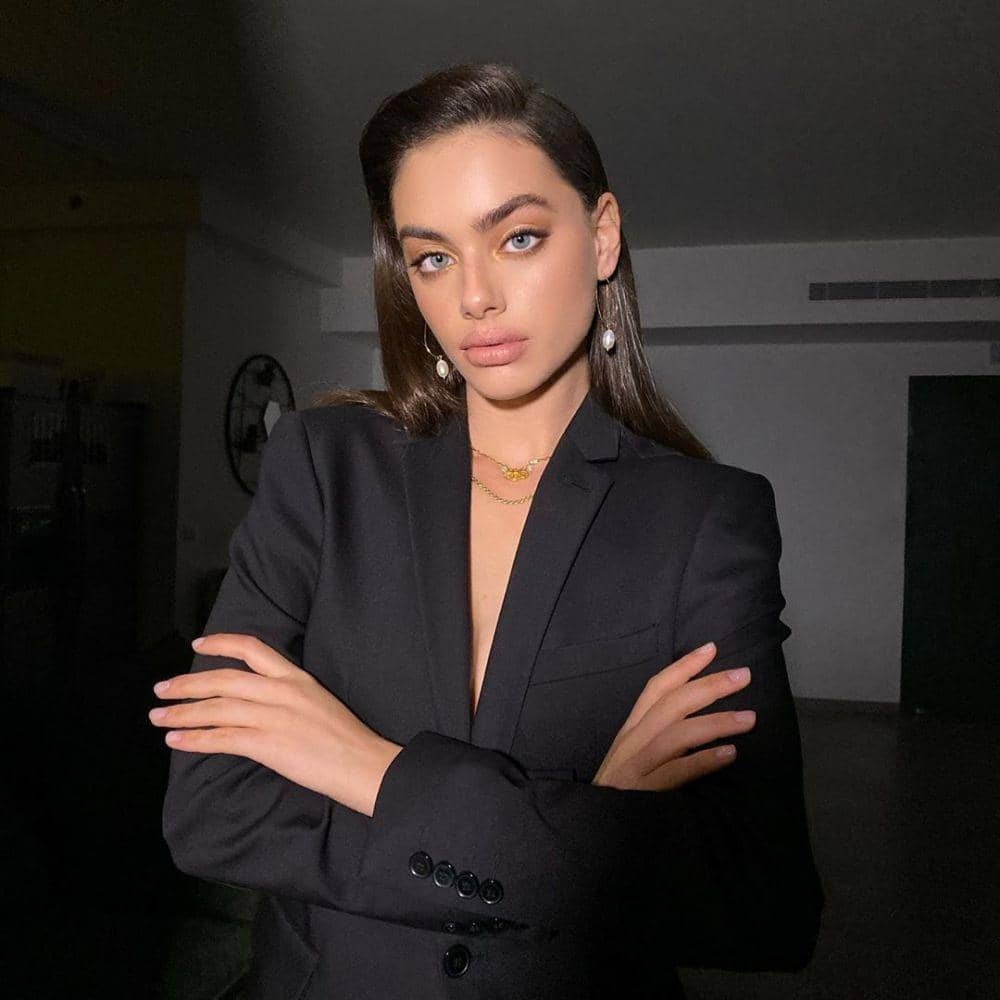 instagram.com/yaelshelbia