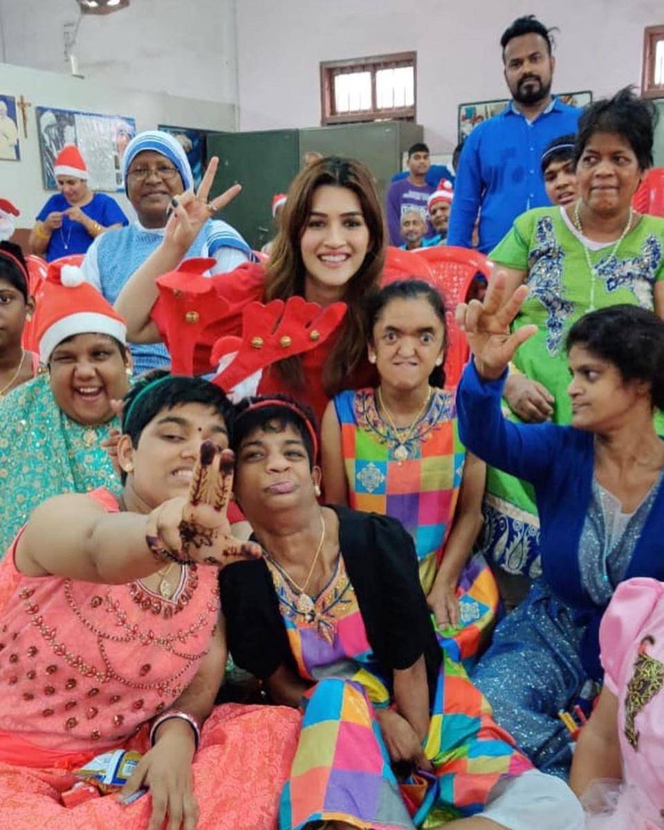 instagram.com/kritisanon