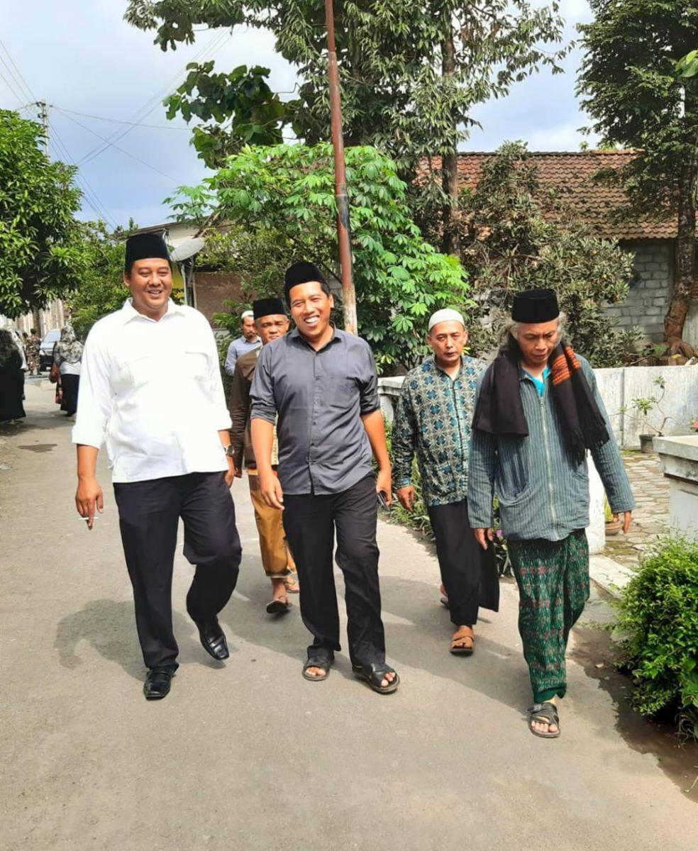 Balon bupati PDIP Sleman, Supriyanto(kiri) silaturahmi dengan tokoh masyarakat di Sleman. IDN Times/Istimewa