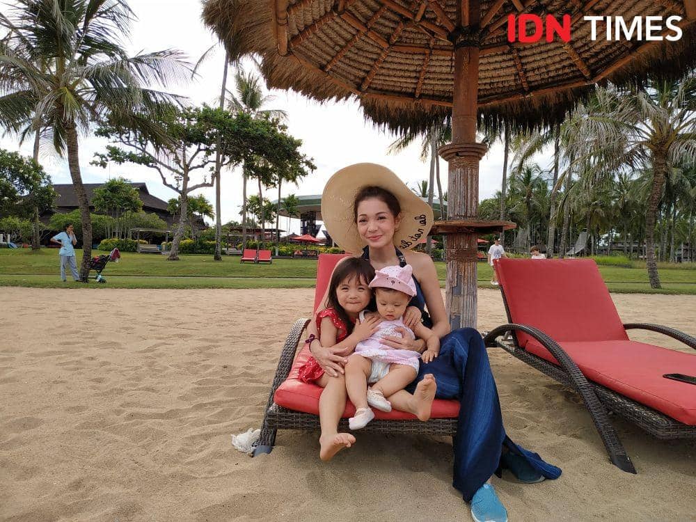 Maya Septha dan keluarga liburan di Club Med, Bali. 27 Desember 2019. IDN Times/Nadia Umara