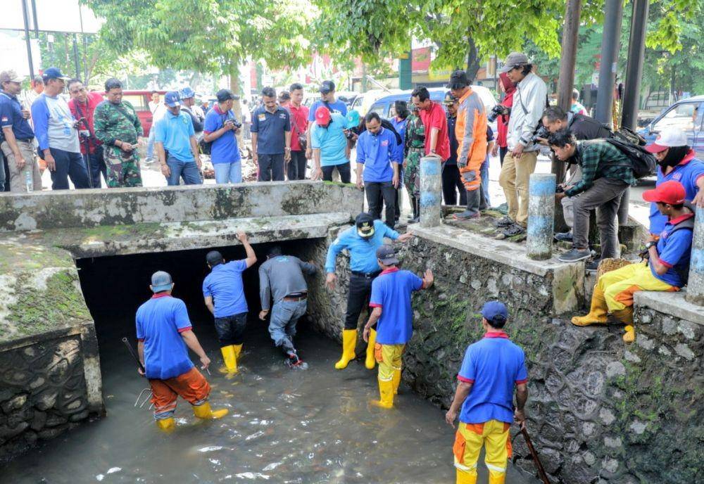 Sektor bawah jembatan juga menjadi perhatian GASS. Dok/ Humas Pemkot Malang