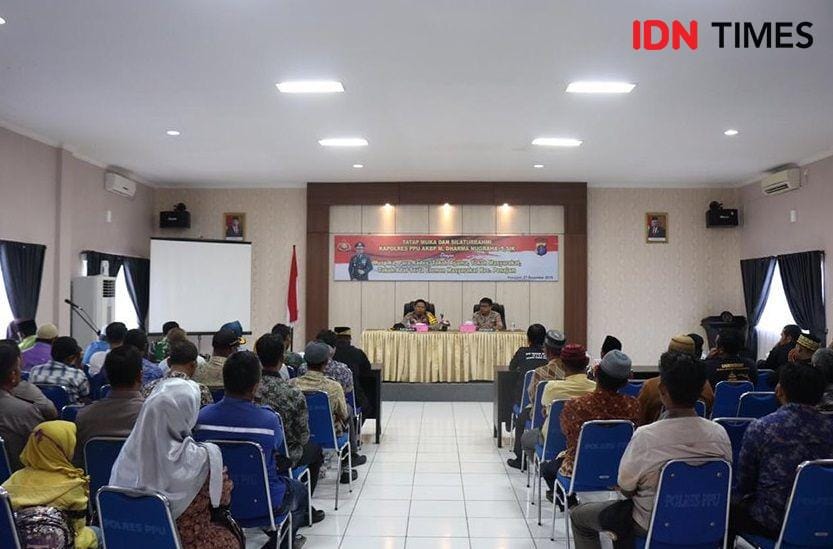 Jalannya kegiatan tatap muka dan silahturahmi Polres dengan Muspika, tokoh masyarakat dan Ormas daerah dalam rangka menyambut IKN (IDN Times/ Ervan Masbanjar)