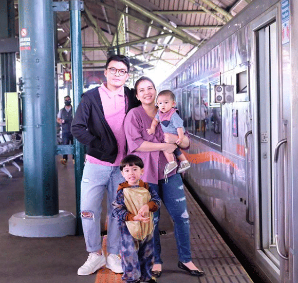 instagram.com/tya_ariestya