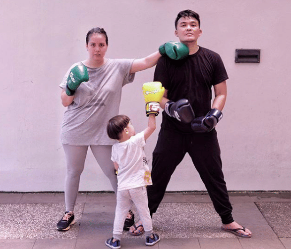 instagram.com/tya_ariestya