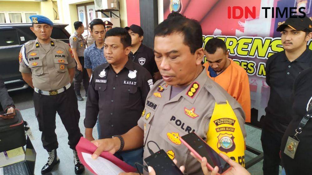 WNA Malaysia pelaku skimming ATM di Makassar dalam ekspos di Mako Polrestabes Makassar, Jumat (27/12) / Sahrul Ramadan