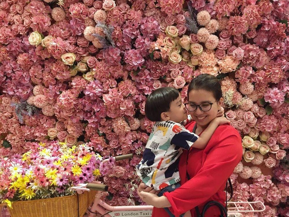 instagram.com/tya_ariestya