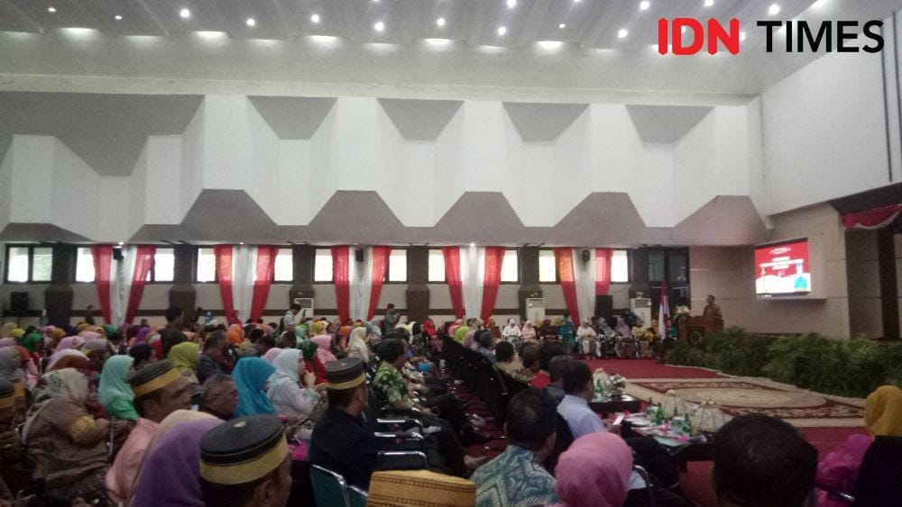Peringatan Hari Ibu ke-91 di Kantor Gubernur Sulsel, Jumat (27/12). IDN Times/Asrhawi Muin