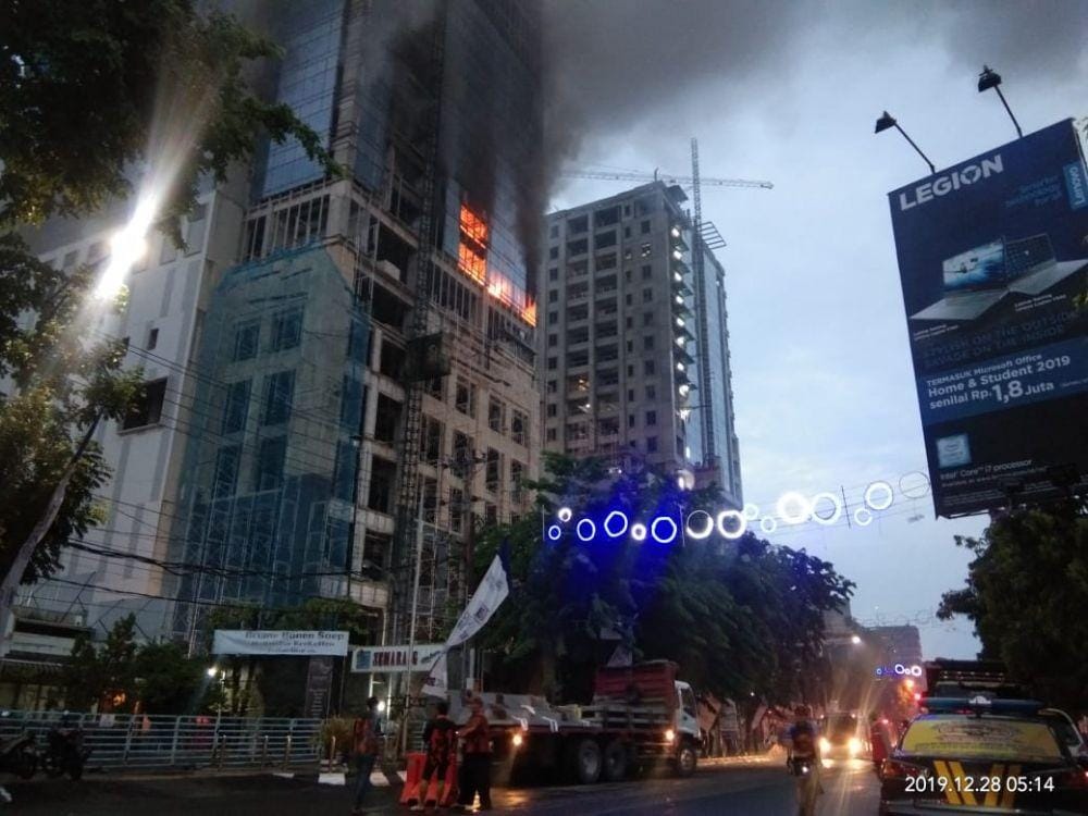 Kebakaran di Hotel Tentrem Kawasan Simpang Lima Semarang