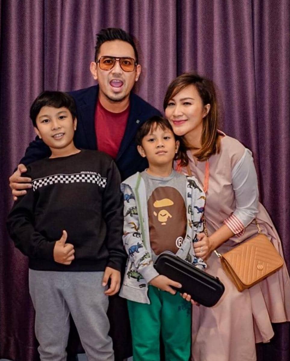 instagram.com/sabriakono