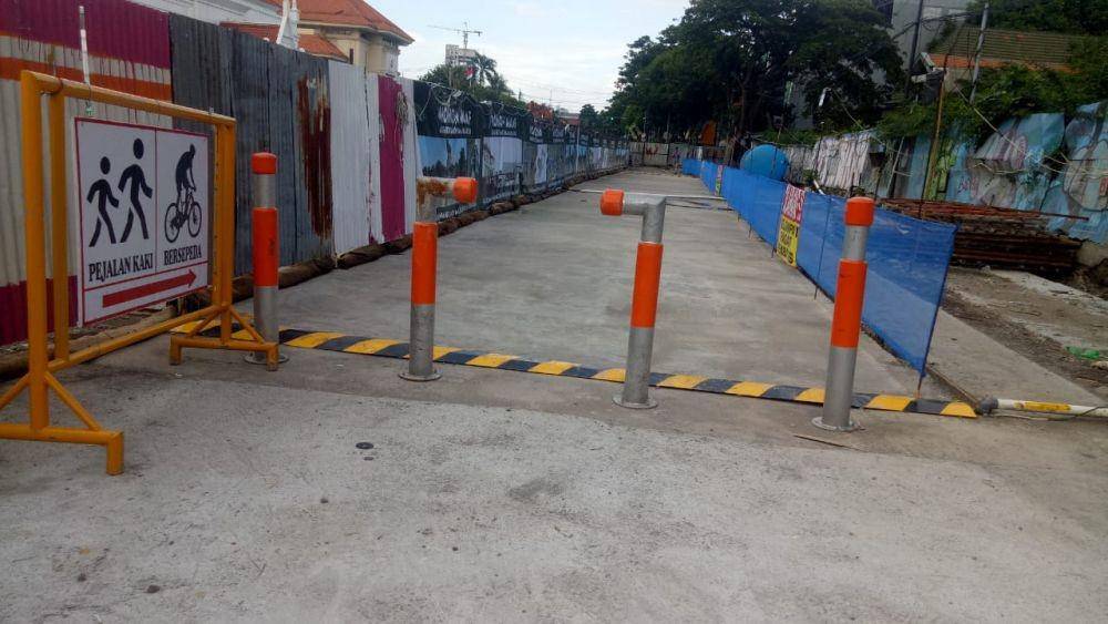 Portal pedesterian yang sempat dipasang di Jalan Yos Sudarso. Dok Istimewa