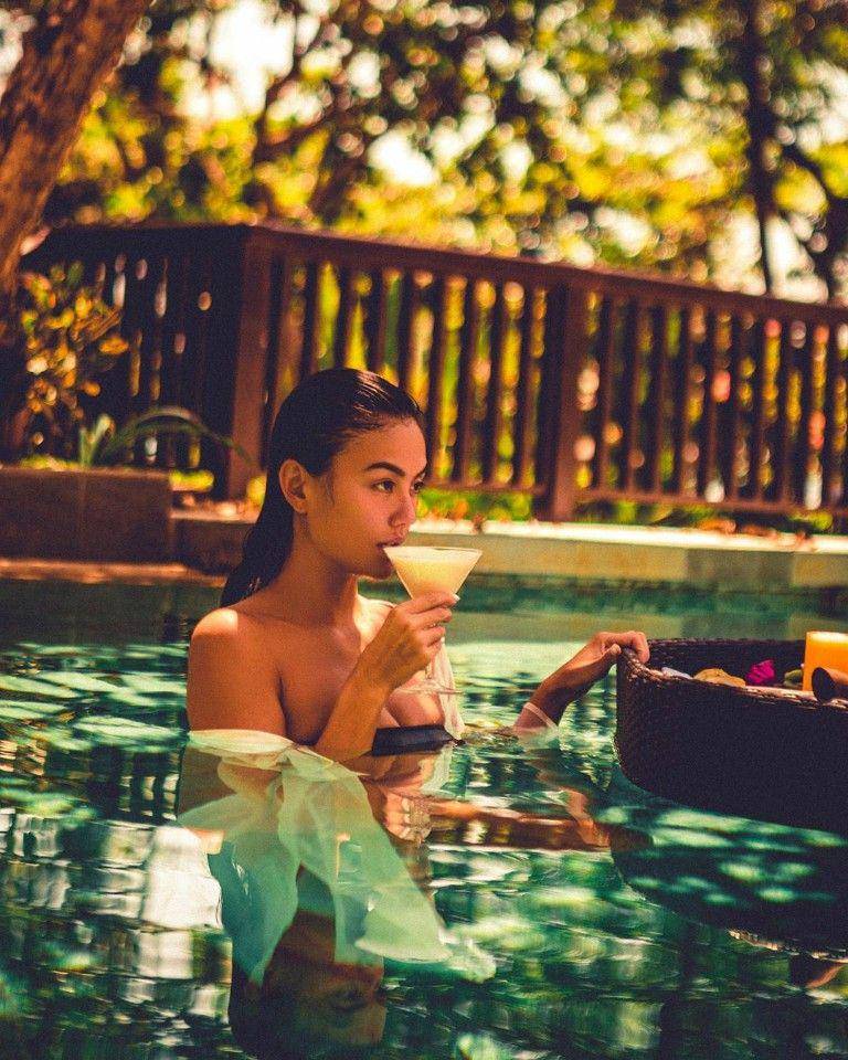 instagram.com/agnezmo