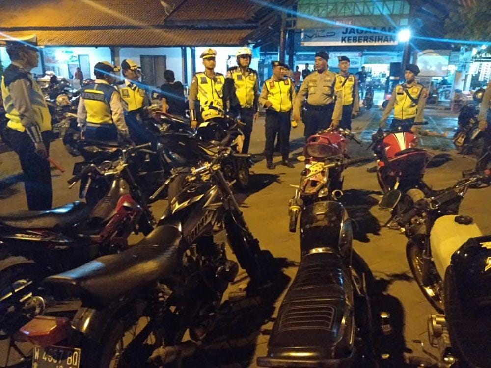 Petugas kepolisian berhasil mengamankan 63 unit motor yang menguntungkan kenalpot bronk. IDN Times/Istimewa