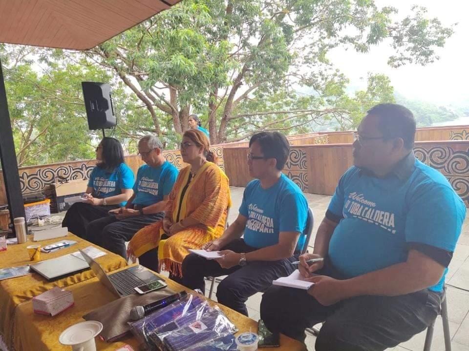 Kadis Pariwisata Sumut dr Ria Telaumbanua berdiskusi dalam FGD Kaldera Toba (Dok.IDN Times/istimewa)