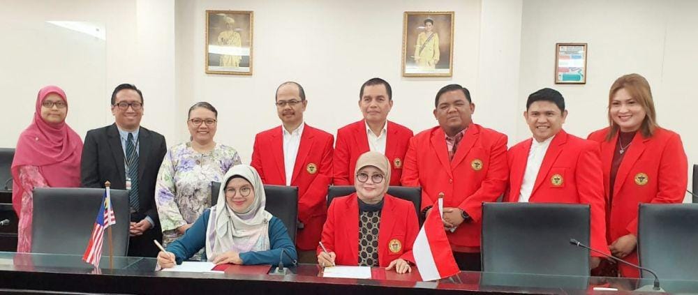 Sejumlah delegasi dari Unhas menyaksikan penandatanganan MoA antara Fakultas Hukum Unhas dengan UKM Malaysia di Kuala Lumpur, Senin (30/12). IDN Times/Istimewa